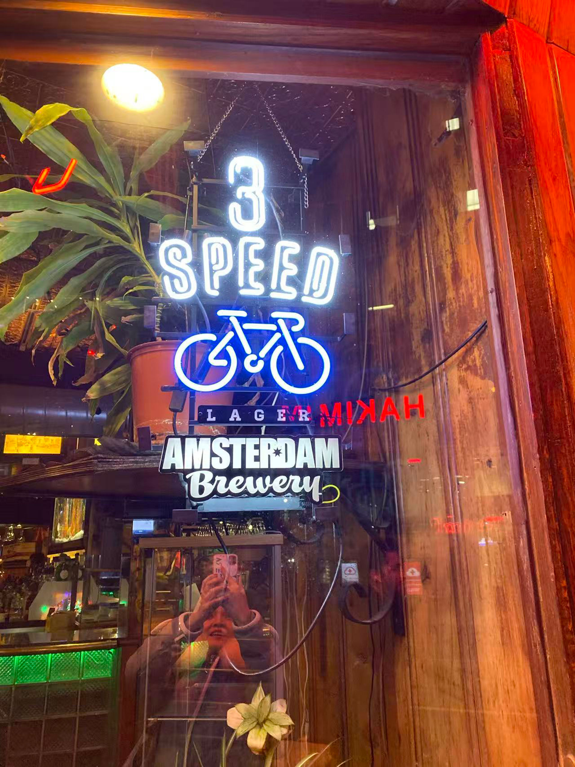 04Details-page-abcmix---Brand-Pod---Chain-brand-series-Heineken-Neon-Sign---onvenience-stores-F&B-chains-beauty-brands-or-franchise-operations.jpg